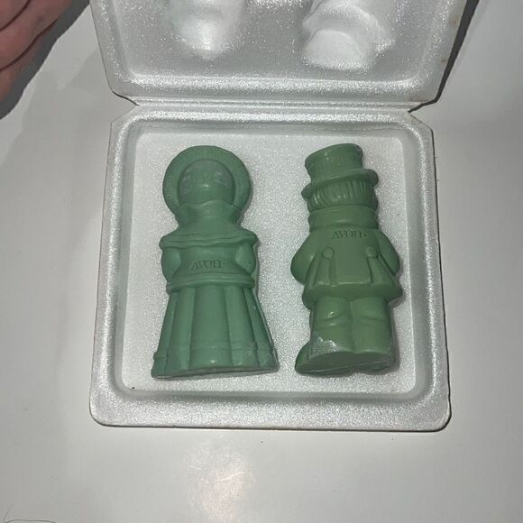 Avon Christmas Carollers Fragranced Soaps Vintage VTG Special Occasion Set of 2 - Picture 5 of 12